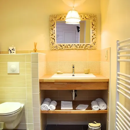D'hotes La Maisonnette Bed & Breakfast Etusson