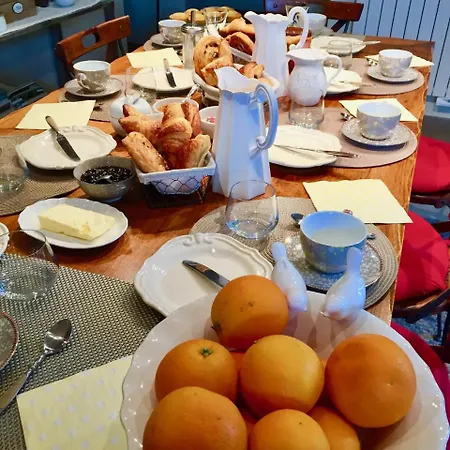 D'hotes La Maisonnette Bed & Breakfast Etusson